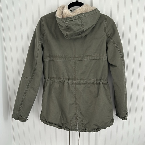 H&M Sherpa lined jacket size 2 (XS) - Picture 2 of 3